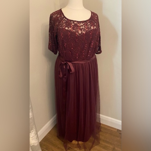 Candalite Dresses & Skirts - 3x Plus Dress ❤️